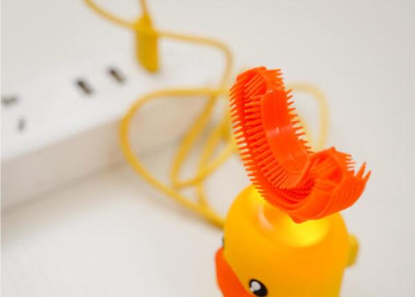 小孩電動牙刷u型牙刷怎么充電？u型牙刷的充電指南介紹
